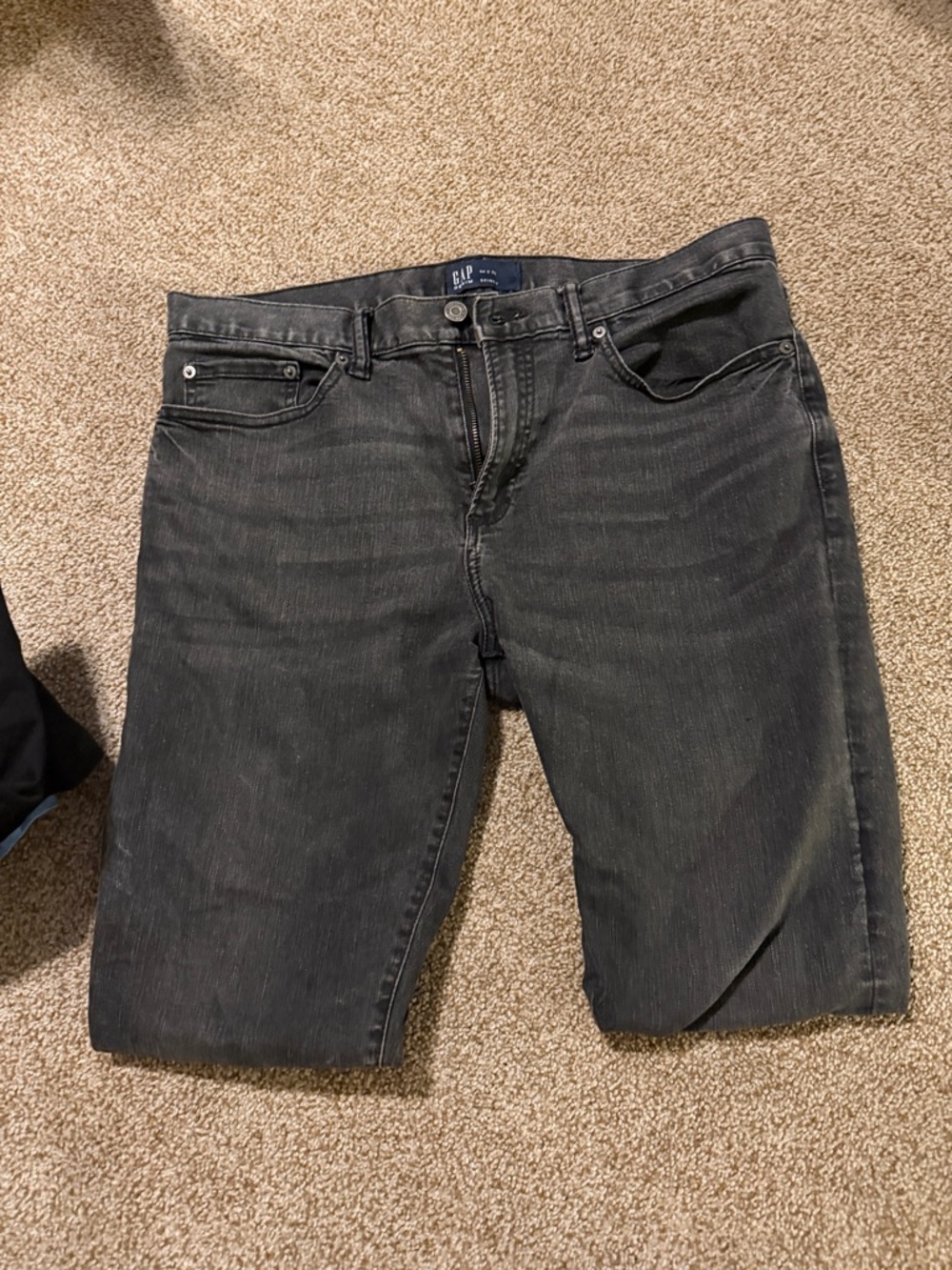 GAP Men’s Washed Black Relaxed Jeans